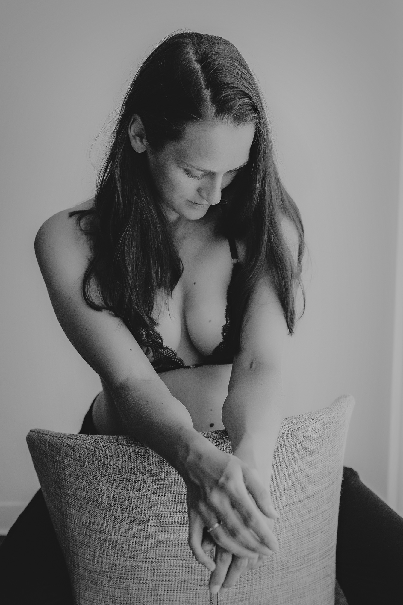 Selbstbewusstein stärken selbstliebe gönn dir etwas frauenbild sensual portrait sinnliche Bilder aktfotografie hessen boudoirfotografie wetterau fotos in dessous ranstadt altenstadt florstadt frankfurt bilder in unterwäsche geschenk zum hochzeitstag